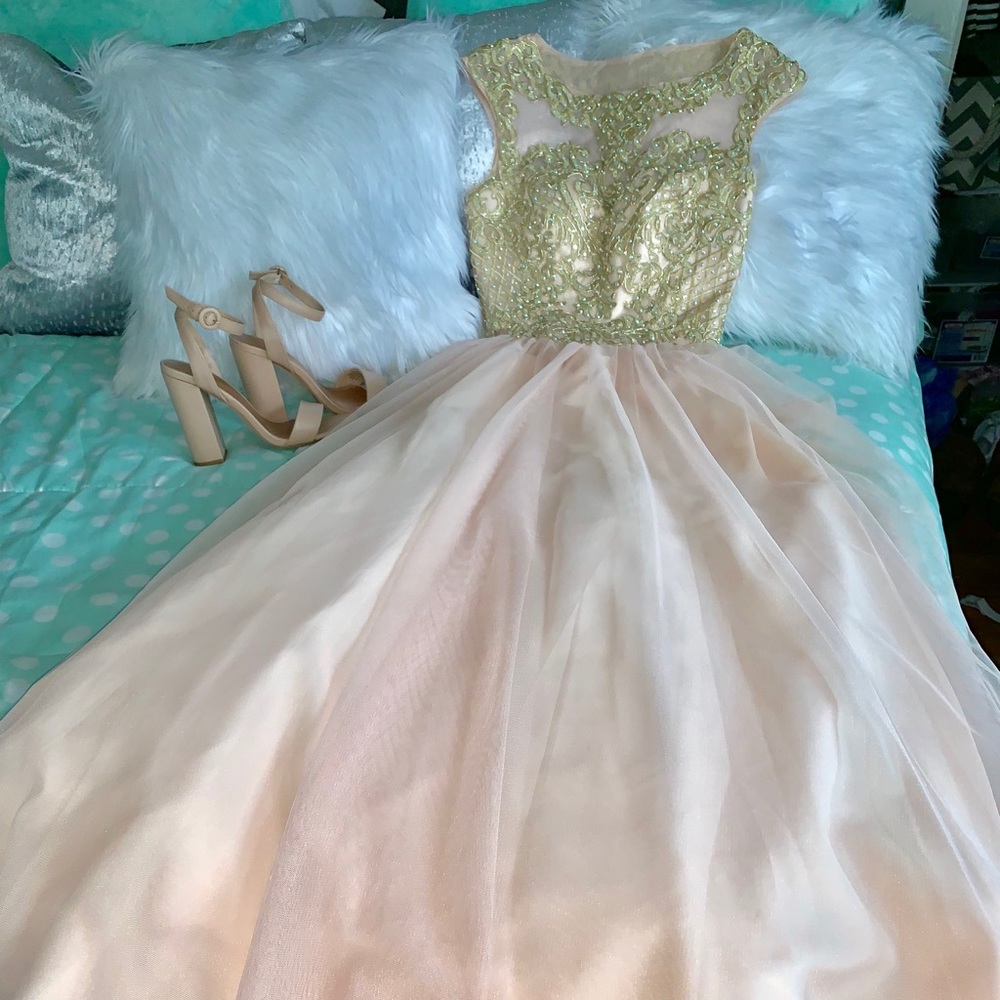 GORGEOUS DRESS !!!!!!